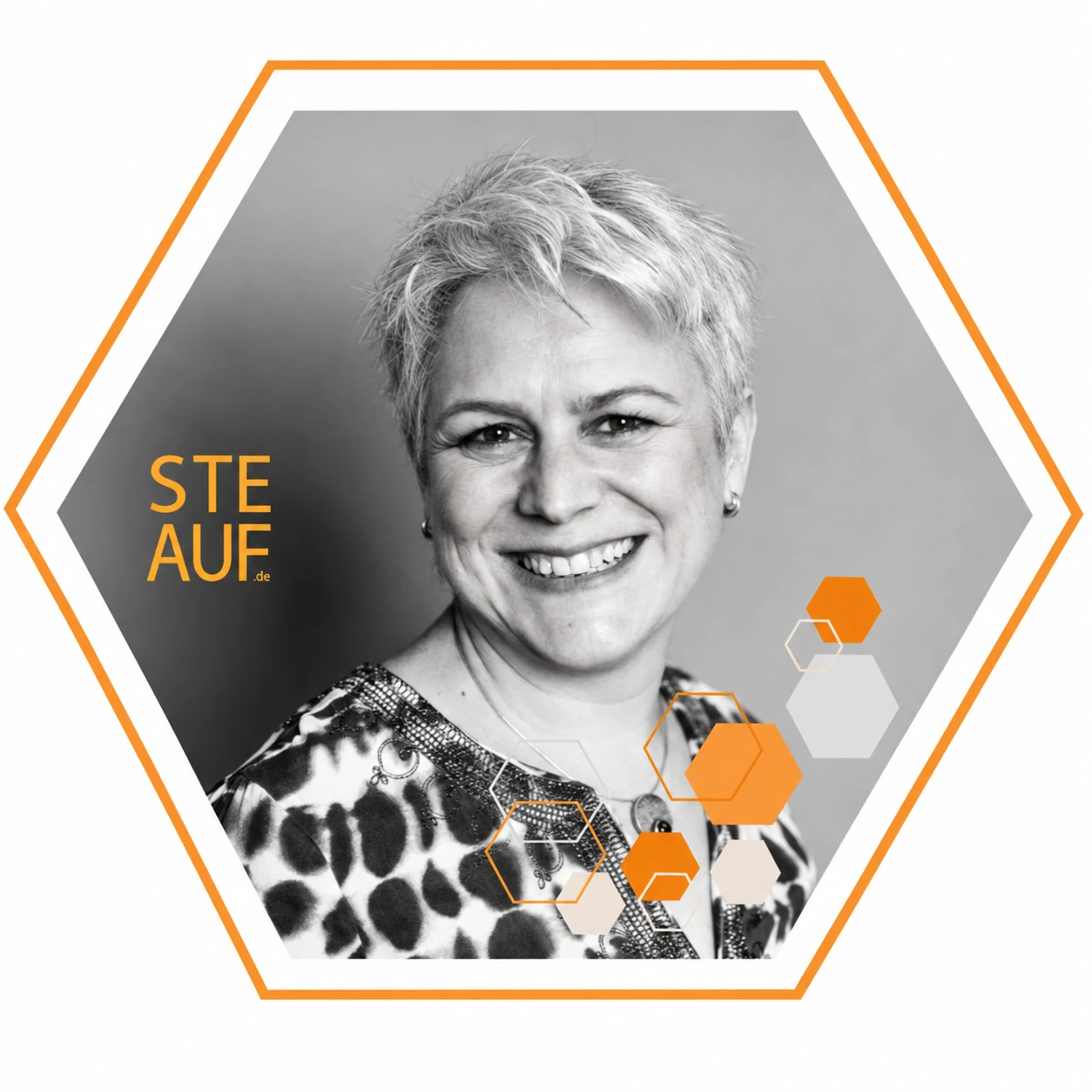 Stefanie Aufleger im STEAUF-Hexagon-Porträt.